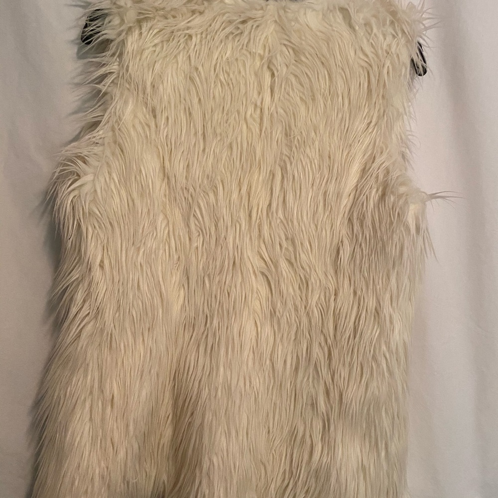 Women faux fur vest